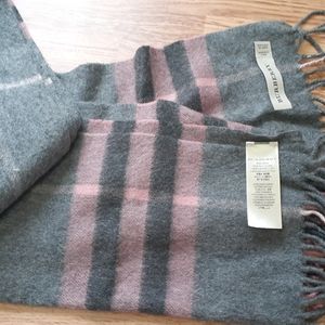 Burberry scarf 100% Cashmere